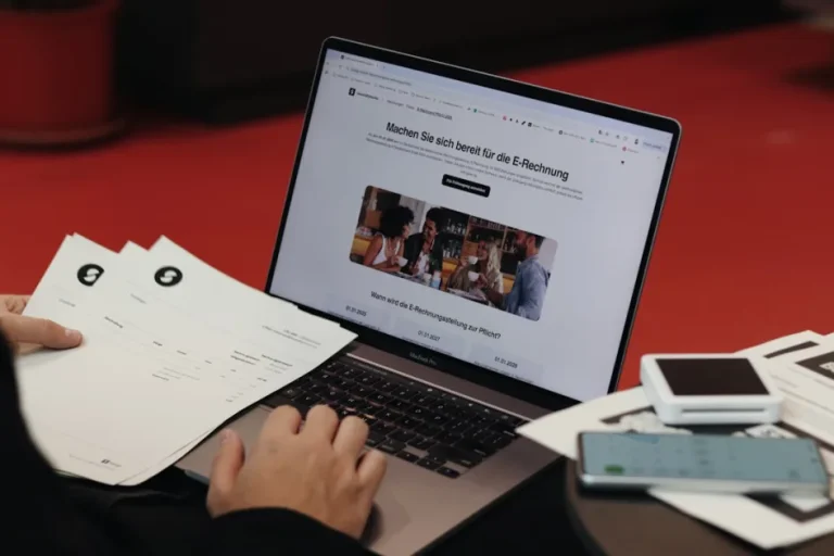 Best AI Content Tools for Law Firms: 5 Key Criteria