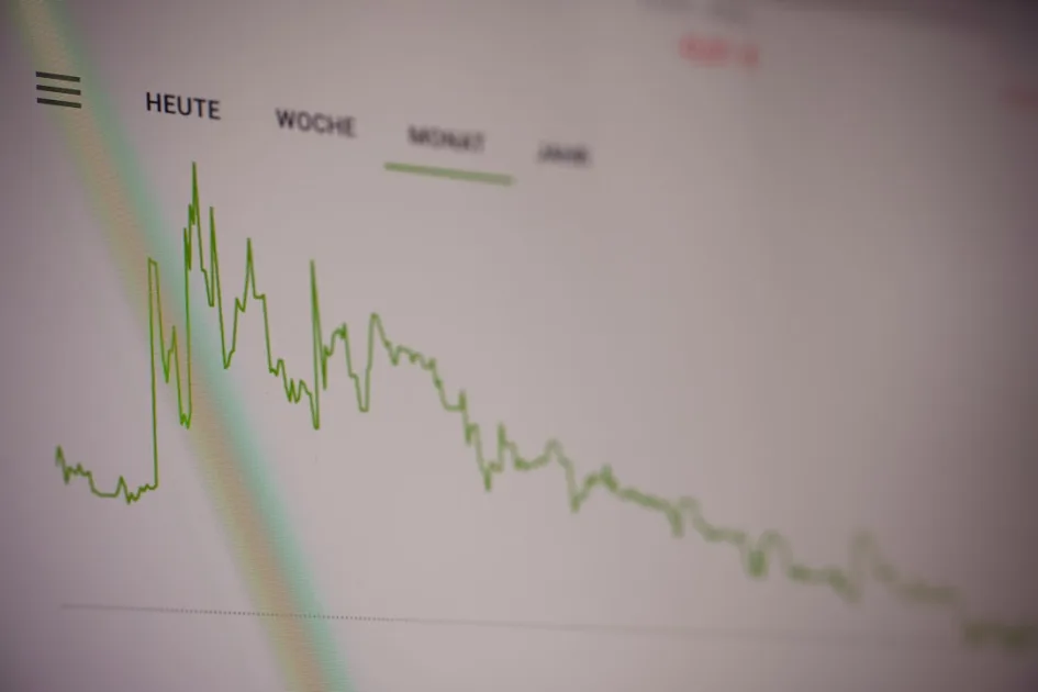 AI content not ranking shown in an SEO analytics dashboard with low organic traffic metrics