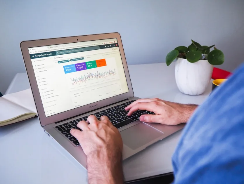 Errores al elegir plugin SEO en WordPress: criterios reales
