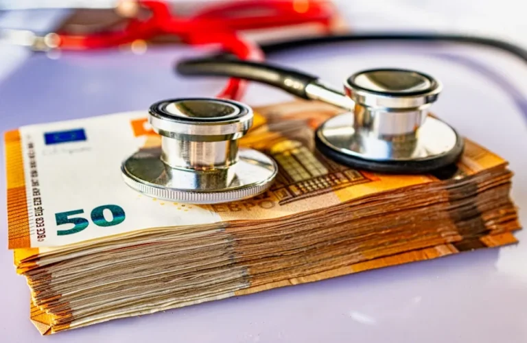 Google Ads médicos caro: razones reales del alto coste